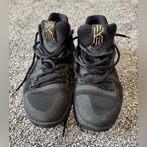 Nike Women’s Kyrie 3 Black/Gold Basketball Shoe AQ8767-991 size 9